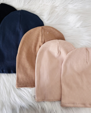 Czapki gładkie wiosenne